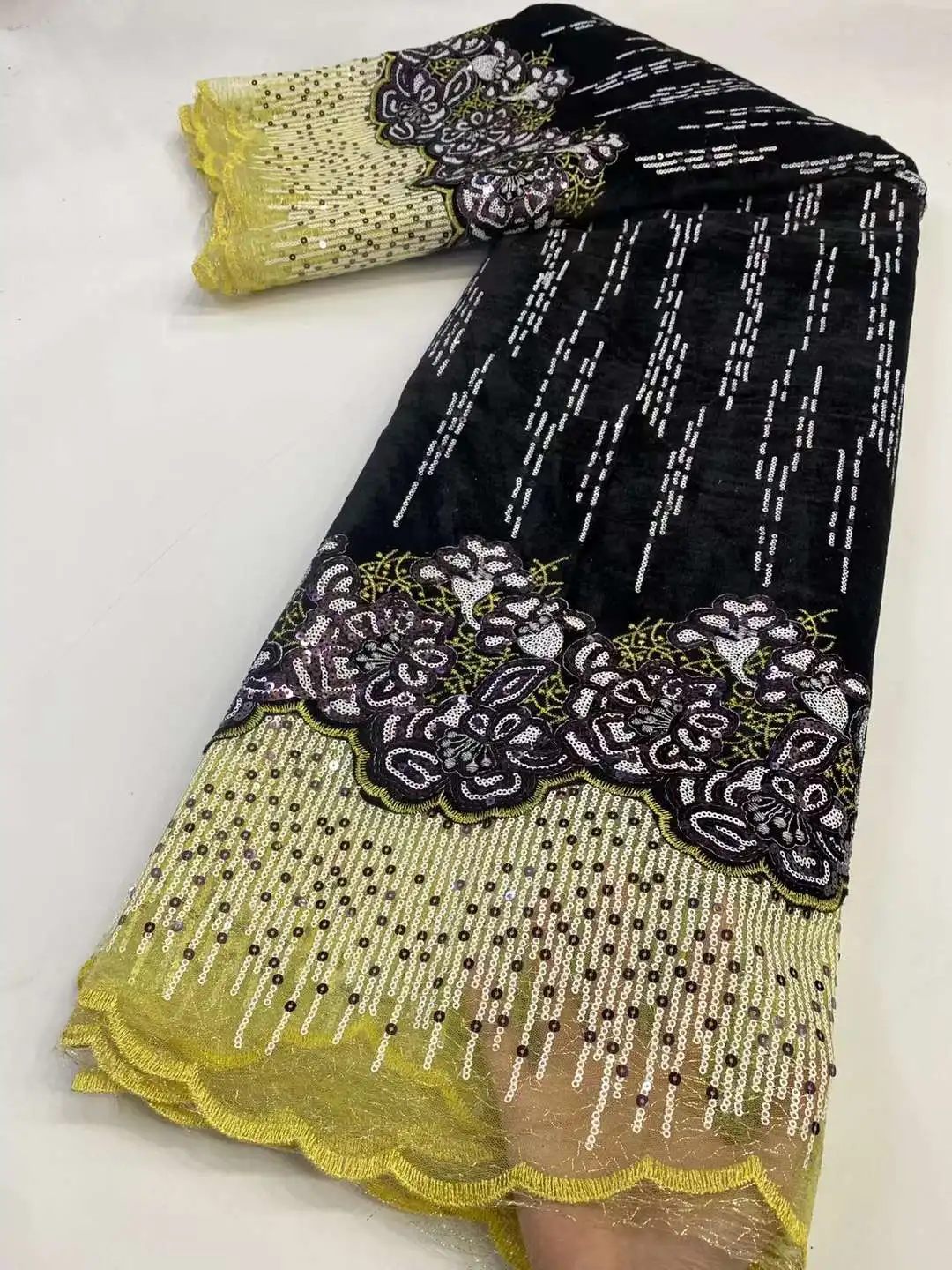 Новейшая Африканская бархатная кружевная ткань 2023 Высококачественная популярная Нигерийская кружевная ткань с вышивкой Французским кружевом для платья 5 ярдов YYZ08